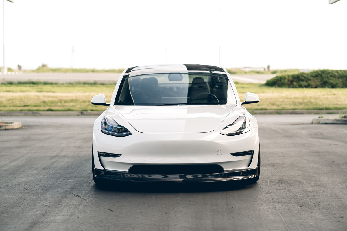 Tesla Model 3 spoiler - Tesla aftermarket parts - Maier EV